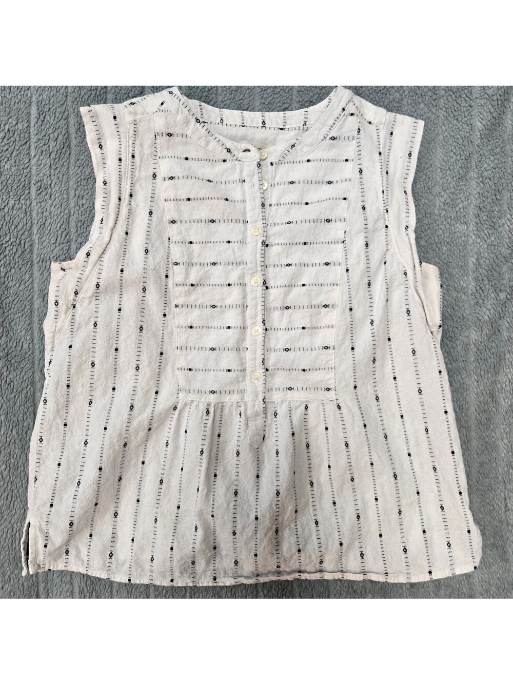 Ann Taylor Loft Black & White Textured Henley Yolk Neck Half Button Top